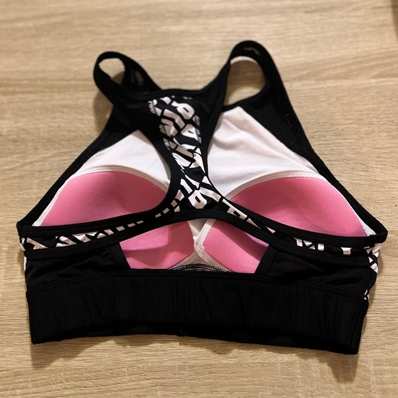 PINK Victoria Secret Sports Bra S/P NWOT - Picture 3 of 7